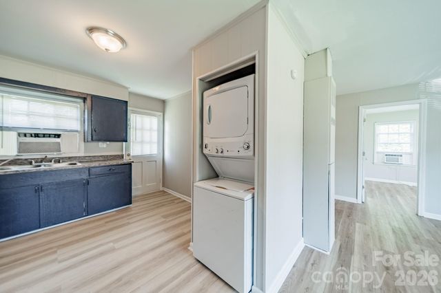 402 E Webb Street, Dallas, NC 28034