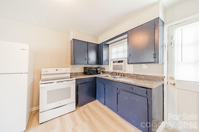 402 E Webb Street, Dallas, NC 28034