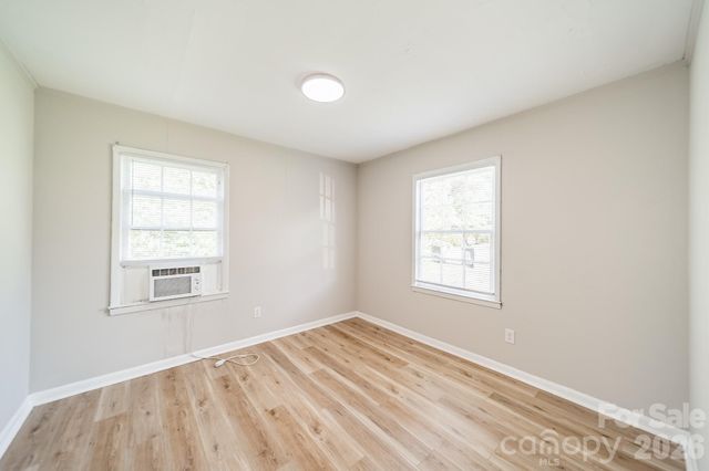 402 E Webb Street, Dallas, NC 28034