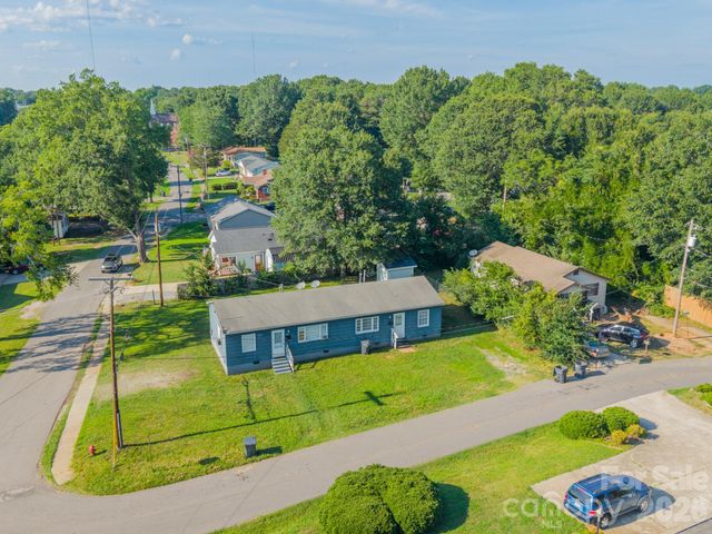 402 E Webb Street, Dallas, NC 28034