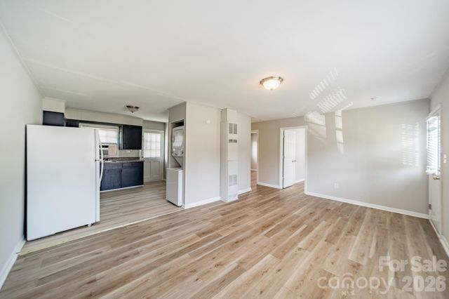 402 E Webb Street, Dallas, NC 28034