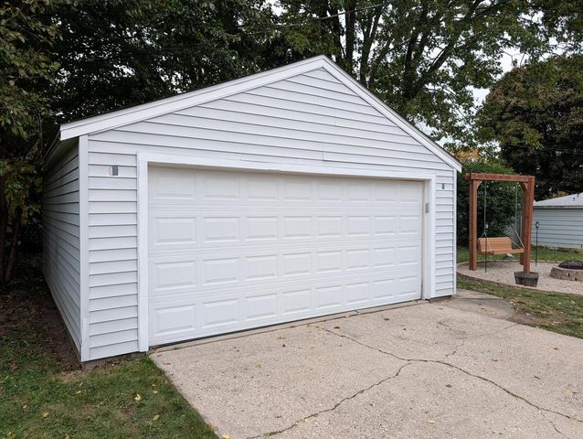 3233 S 55th STREET, Milwaukee, WI 53219