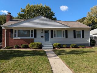 3233 S 55th STREET, Milwaukee, WI 53219