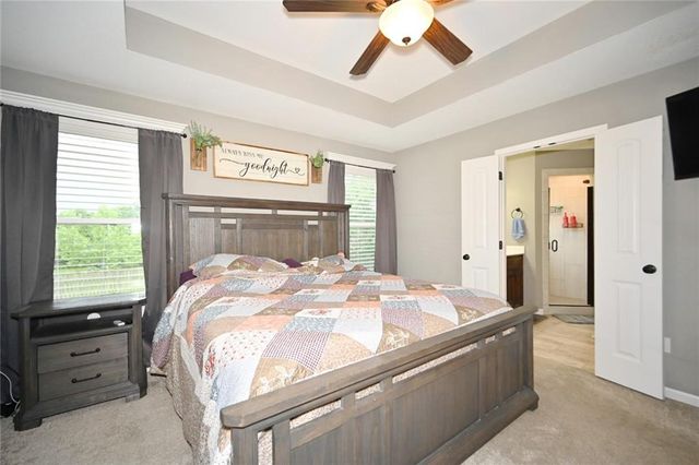 1103 E 18th Street, Kearney, MO 64060