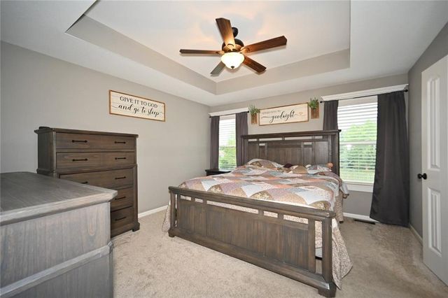 1103 E 18th Street, Kearney, MO 64060