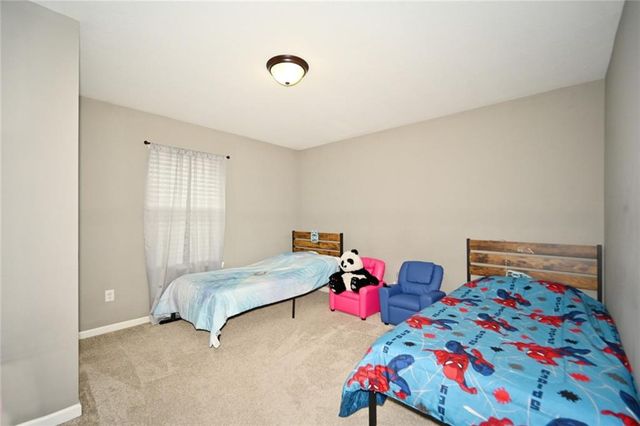 1103 E 18th Street, Kearney, MO 64060