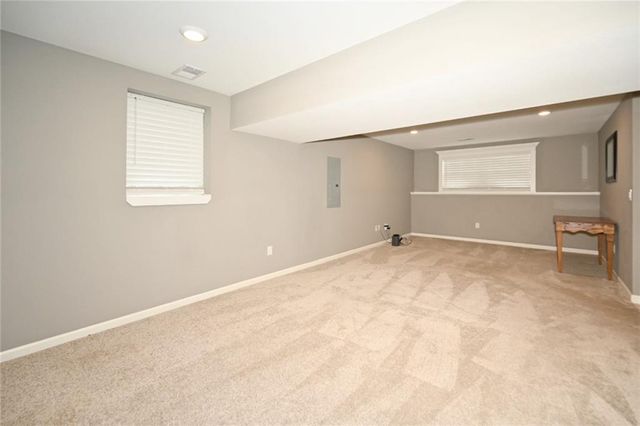 1103 E 18th Street, Kearney, MO 64060