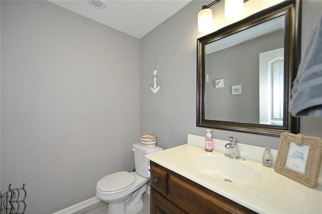 1103 E 18th Street, Kearney, MO 64060