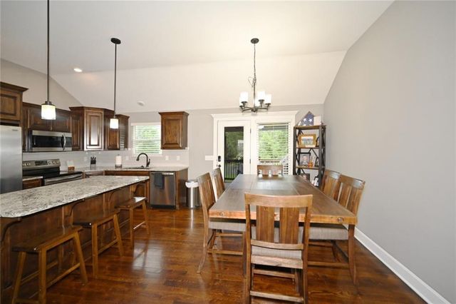 1103 E 18th Street, Kearney, MO 64060