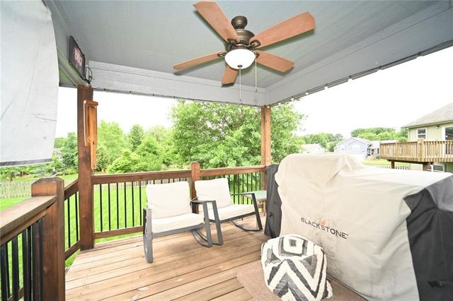 1103 E 18th Street, Kearney, MO 64060