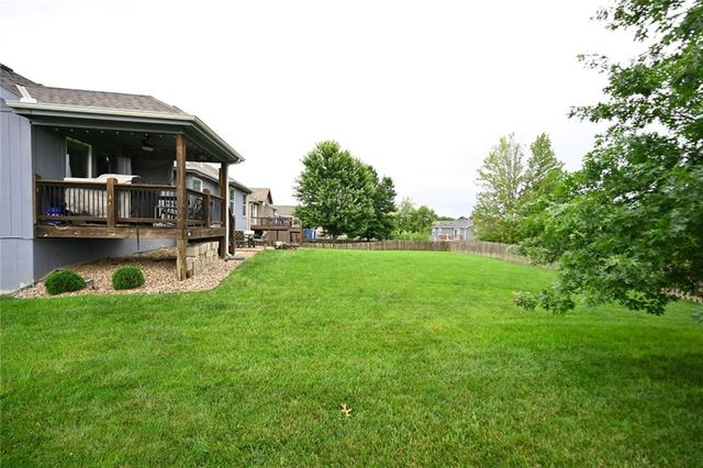 1103 E 18th Street, Kearney, MO 64060