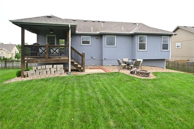 1103 E 18th Street, Kearney, MO 64060