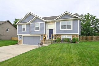1103 E 18th Street, Kearney, MO 64060