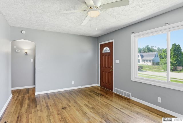 6539 Binney Street, Omaha, NE 68104