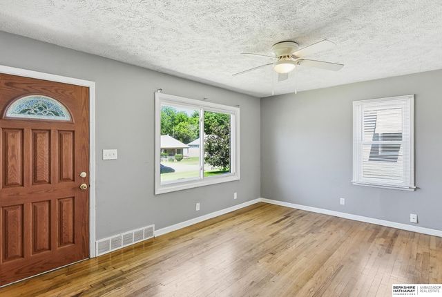 6539 Binney Street, Omaha, NE 68104
