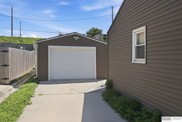 6539 Binney Street, Omaha, NE 68104