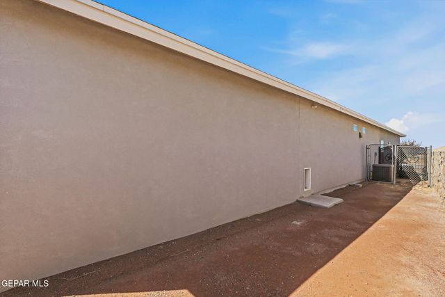 12108 RED MAN Drive, El Paso, TX 79934