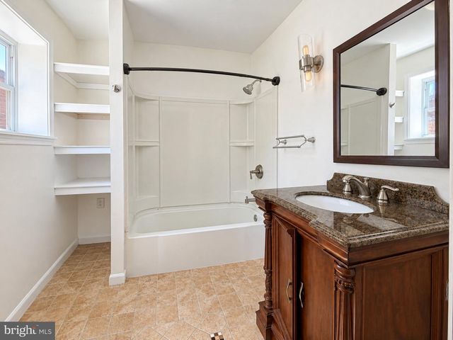 871 N 5TH ST, Philadelphia, PA 19123