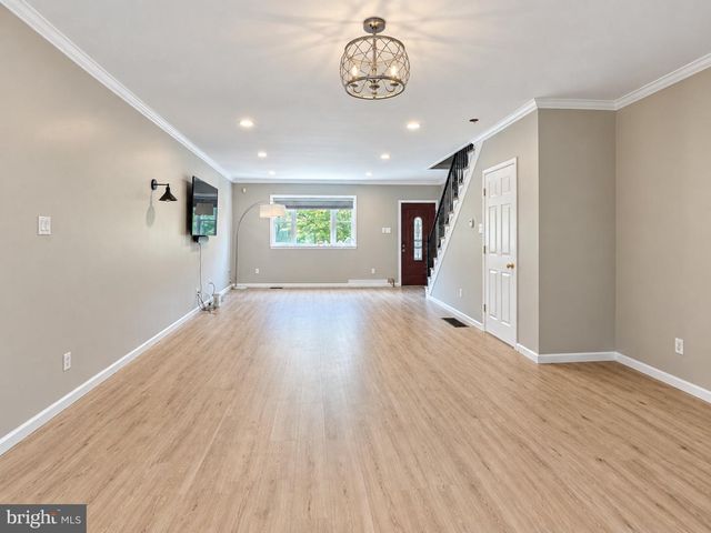 871 N 5TH ST, Philadelphia, PA 19123