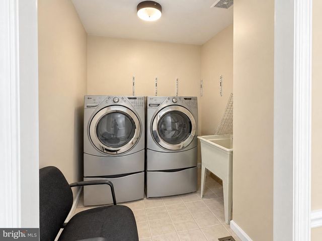 871 N 5TH ST, Philadelphia, PA 19123