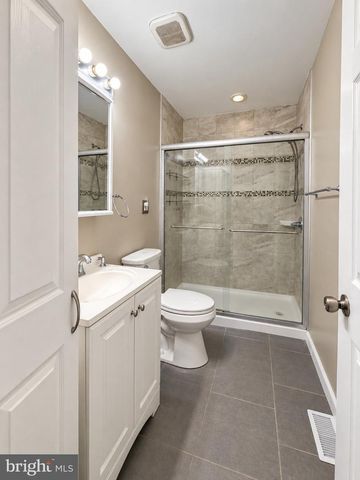 871 N 5TH ST, Philadelphia, PA 19123