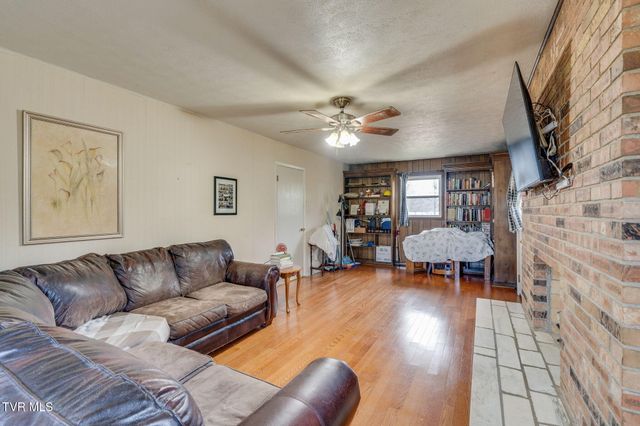 1674 Gale Lane, Kingsport, TN 37660