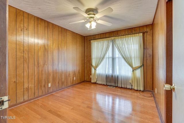 1674 Gale Lane, Kingsport, TN 37660