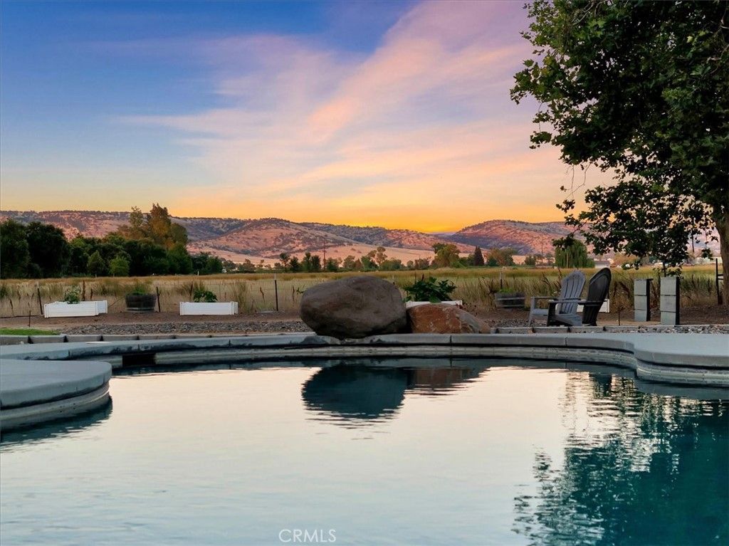 Image 3 of property listing at 10975 Shasta Boulevard, Los Molinos, CA 96055