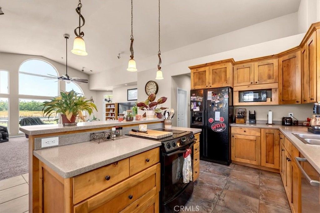 Image 32 of property listing at 10975 Shasta Boulevard, Los Molinos, CA 96055