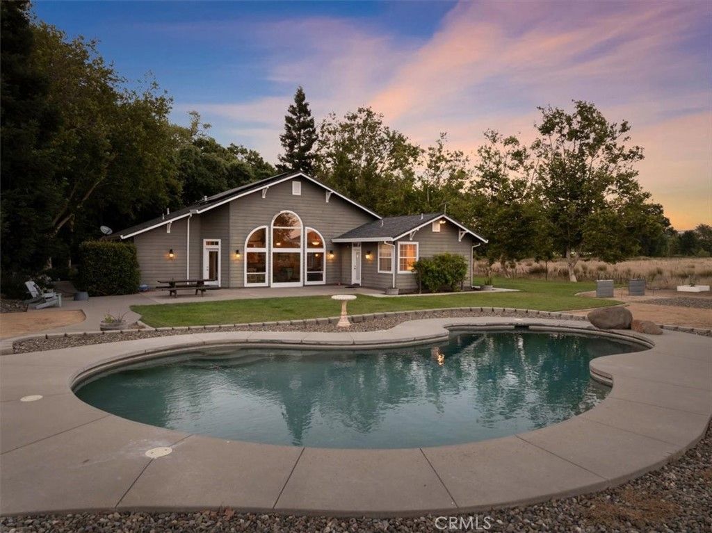 Image 5 of property listing at 10975 Shasta Boulevard, Los Molinos, CA 96055