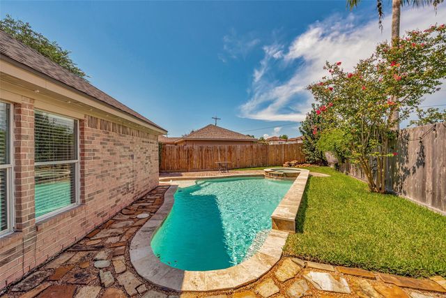 2364 Autumn Mist Court, League City, TX 77573