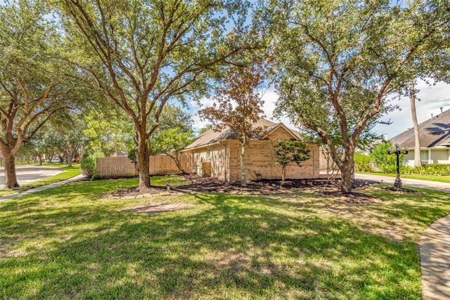 2364 Autumn Mist Court, League City, TX 77573