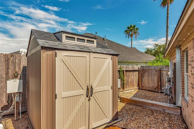 2364 Autumn Mist Court, League City, TX 77573