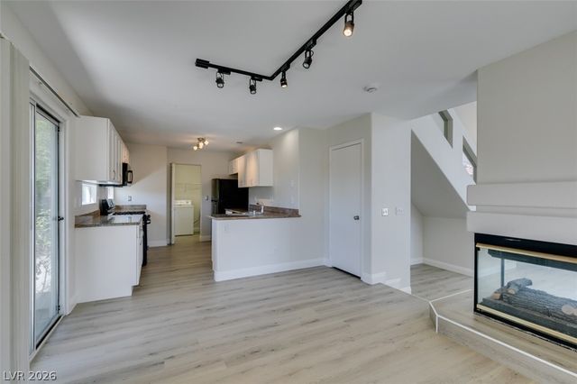 8703 Sandringham Avenue, Las Vegas, NV 89129