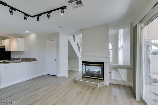 8703 Sandringham Avenue, Las Vegas, NV 89129