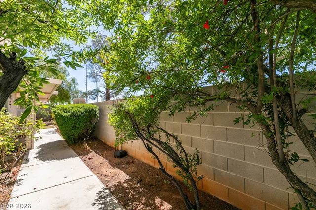 8703 Sandringham Avenue, Las Vegas, NV 89129