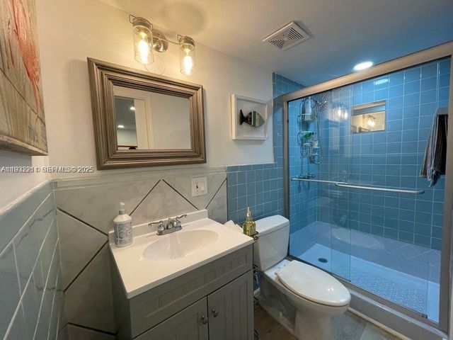 3944 NE 167th St 107, North Miami Beach, FL 33160