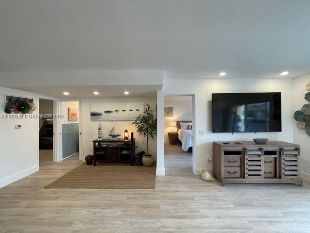 3944 NE 167th St 107, North Miami Beach, FL 33160