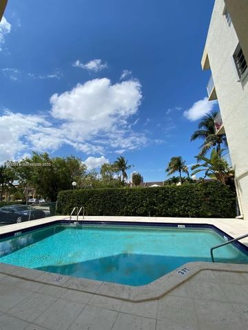 3944 NE 167th St 107, North Miami Beach, FL 33160