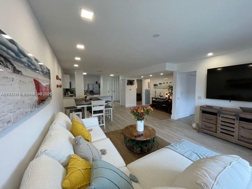 3944 NE 167th St 107, North Miami Beach, FL 33160