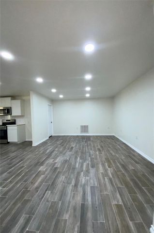 588 Vicksburg Ln, Livingston, TX 77351