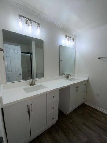 588 Vicksburg Ln, Livingston, TX 77351