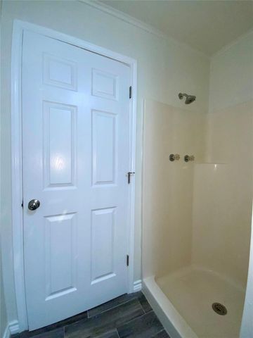 588 Vicksburg Ln, Livingston, TX 77351