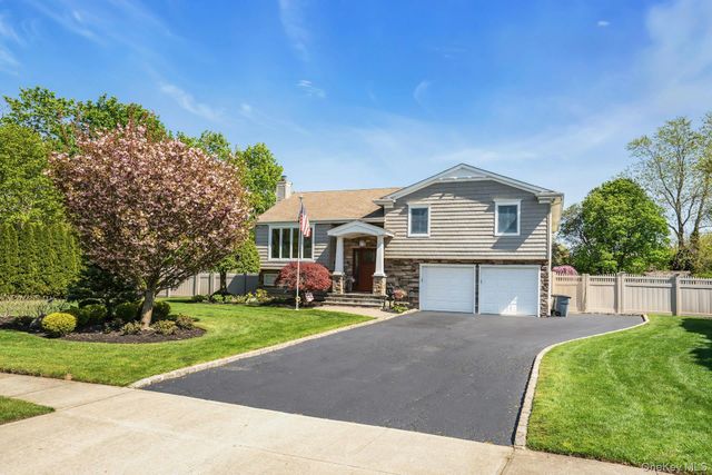 101 Hayrick Lane, Commack, NY 11725