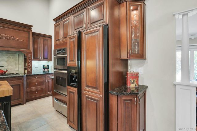 101 Hayrick Lane, Commack, NY 11725