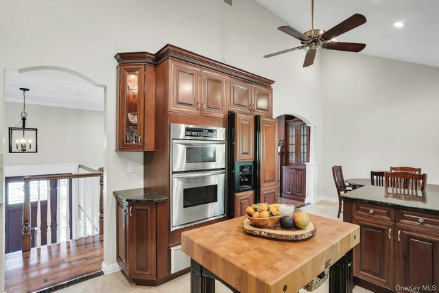 101 Hayrick Lane, Commack, NY 11725