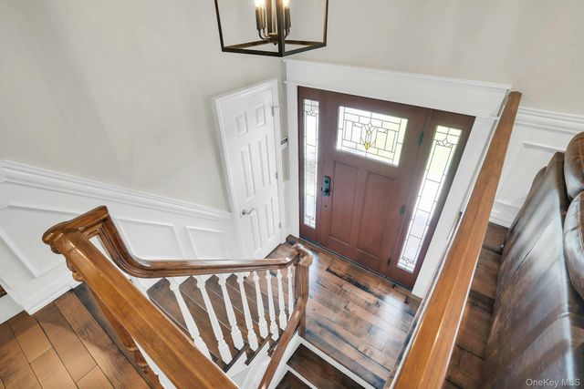 101 Hayrick Lane, Commack, NY 11725