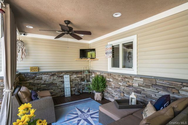 101 Hayrick Lane, Commack, NY 11725