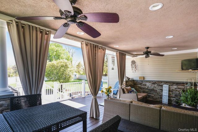 101 Hayrick Lane, Commack, NY 11725