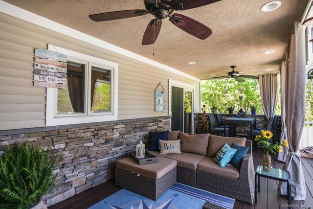 101 Hayrick Lane, Commack, NY 11725